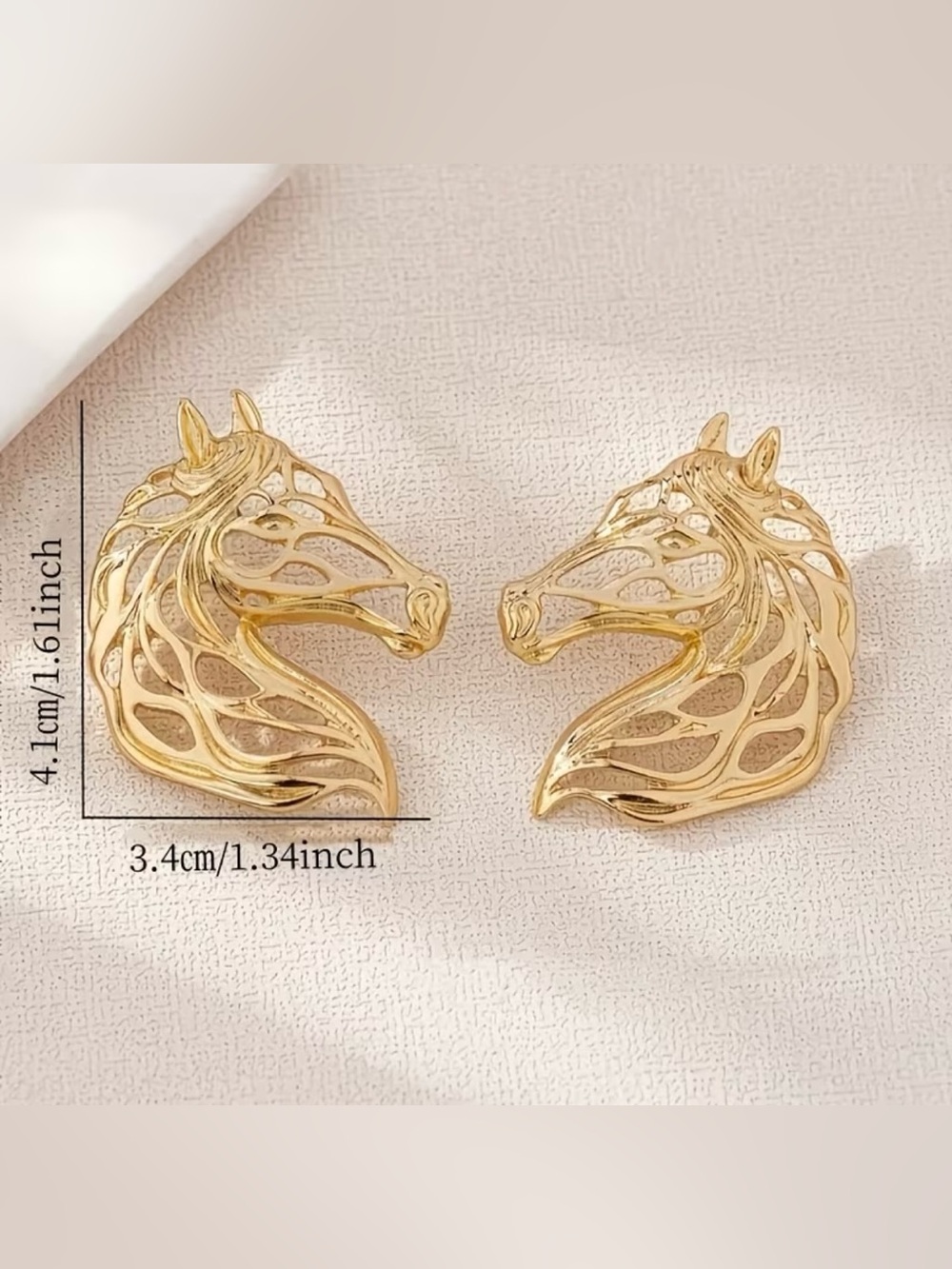 NEW! Gold Horse Head Statement Earrings. 🐴
A5-156 - Picture 5 of 5